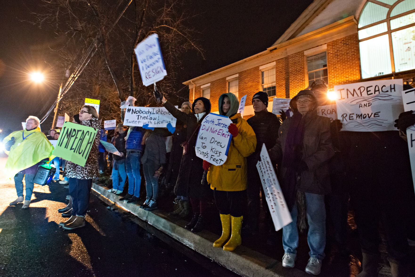 121819_nws_protest